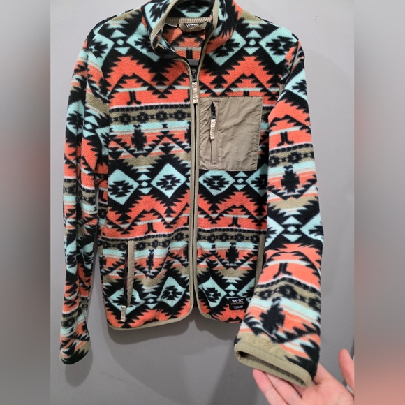 Geometric/Aztec Fleece Zip Up - Picture 3 of 6